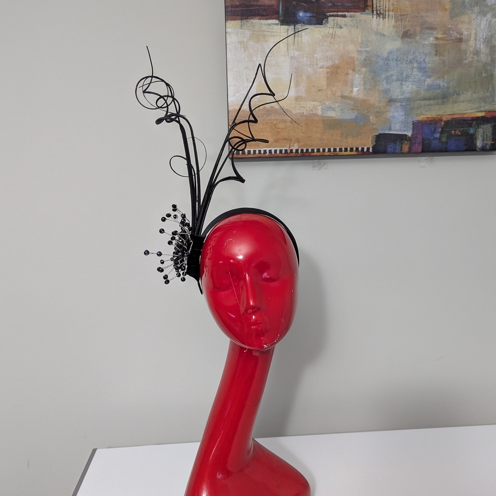 Elegant Black Quill Fascinator with Pearls